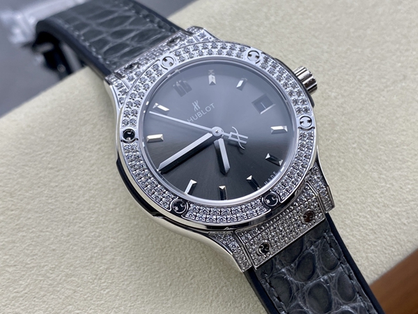 ウブロコピー時計正面デザイン